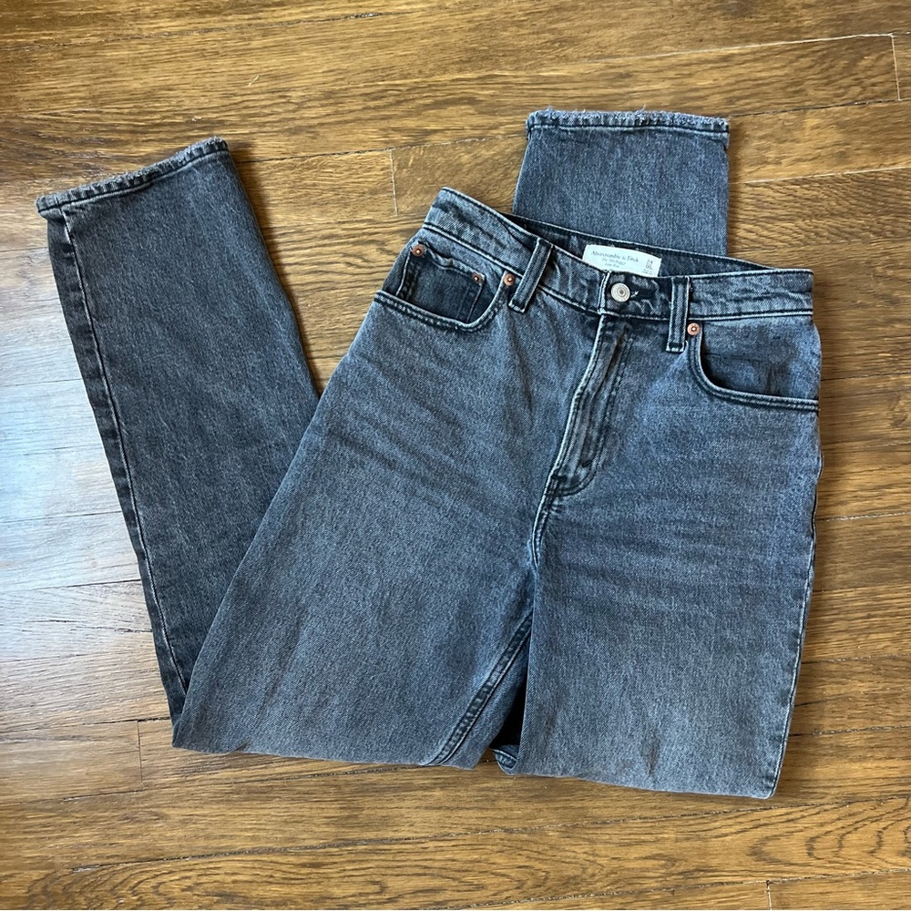 Abercrombie & Fitch The 90’s Baggy Low Rise Jeans